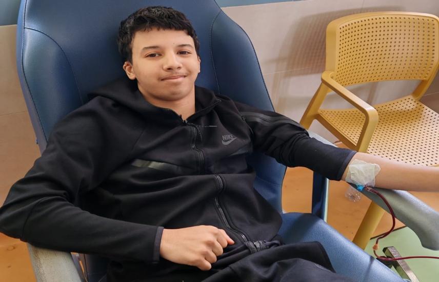 Aidons Hamza, 17 ans, atteint de leucémie aiguë à Casablanca