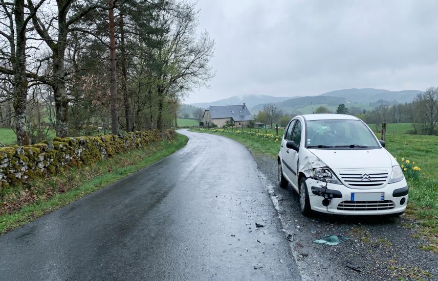 Aide-soignante en zone rurale : ma voiture détruite, je ne peux plus aller chez mes patients